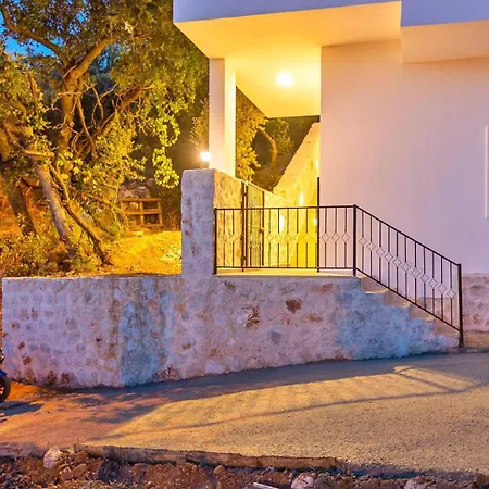 2 Bedroom Luxury In Uzumlu