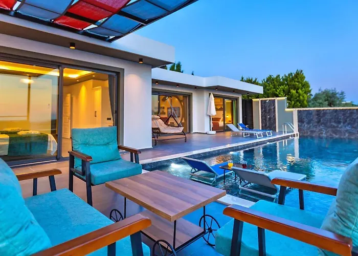 2 Bedroom Luxury In Uzumlu ヴィラ カルカン