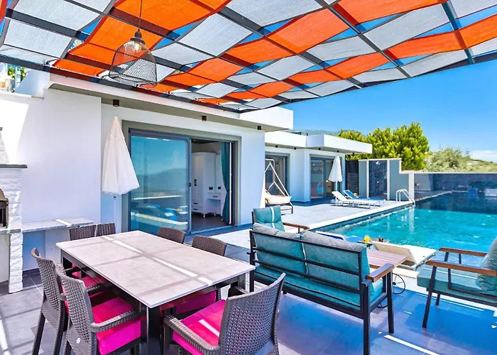 2 Bedroom Luxury In Uzumlu ヴィラ カルカン