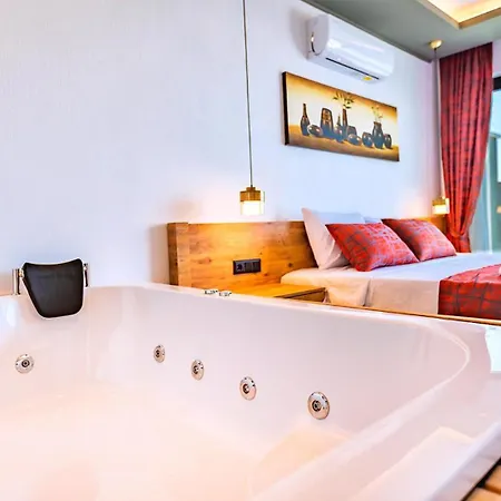 2 Bedroom Luxury In Uzumlu * 칼칸