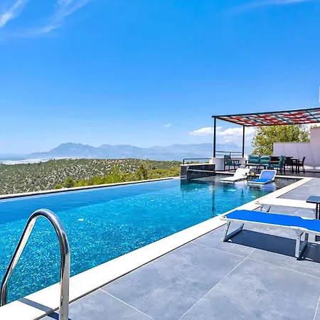 2 Bedroom Luxury In Uzumlu 빌라 칼칸