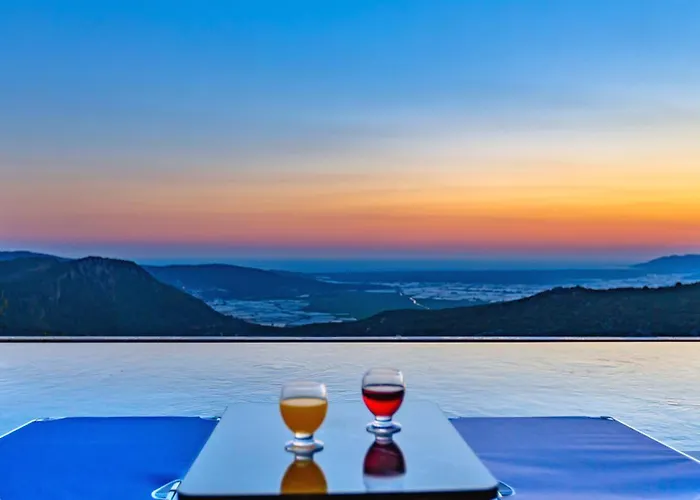 2 Bedroom Luxury In Uzumlu *