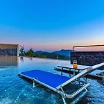 ヴィラ 2 Bedroom Luxury In Uzumlu