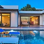 2 Bedroom Luxury In Uzumlu ヴィラ *