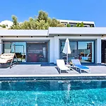 ヴィラ 2 Bedroom Luxury In Uzumlu カルカン