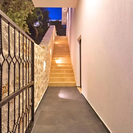 2 Bedroom Luxury In Uzumlu * カルカン