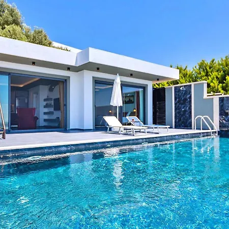 2 Bedroom Luxury In Uzumlu 칼칸